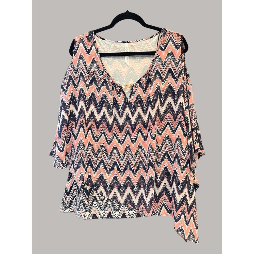 NY Collection Cold Shoulder Asymmetrical Multicolored Zig Zag Top, 1X